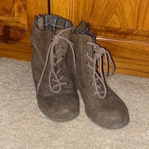 Maurice’s boots size 6.5